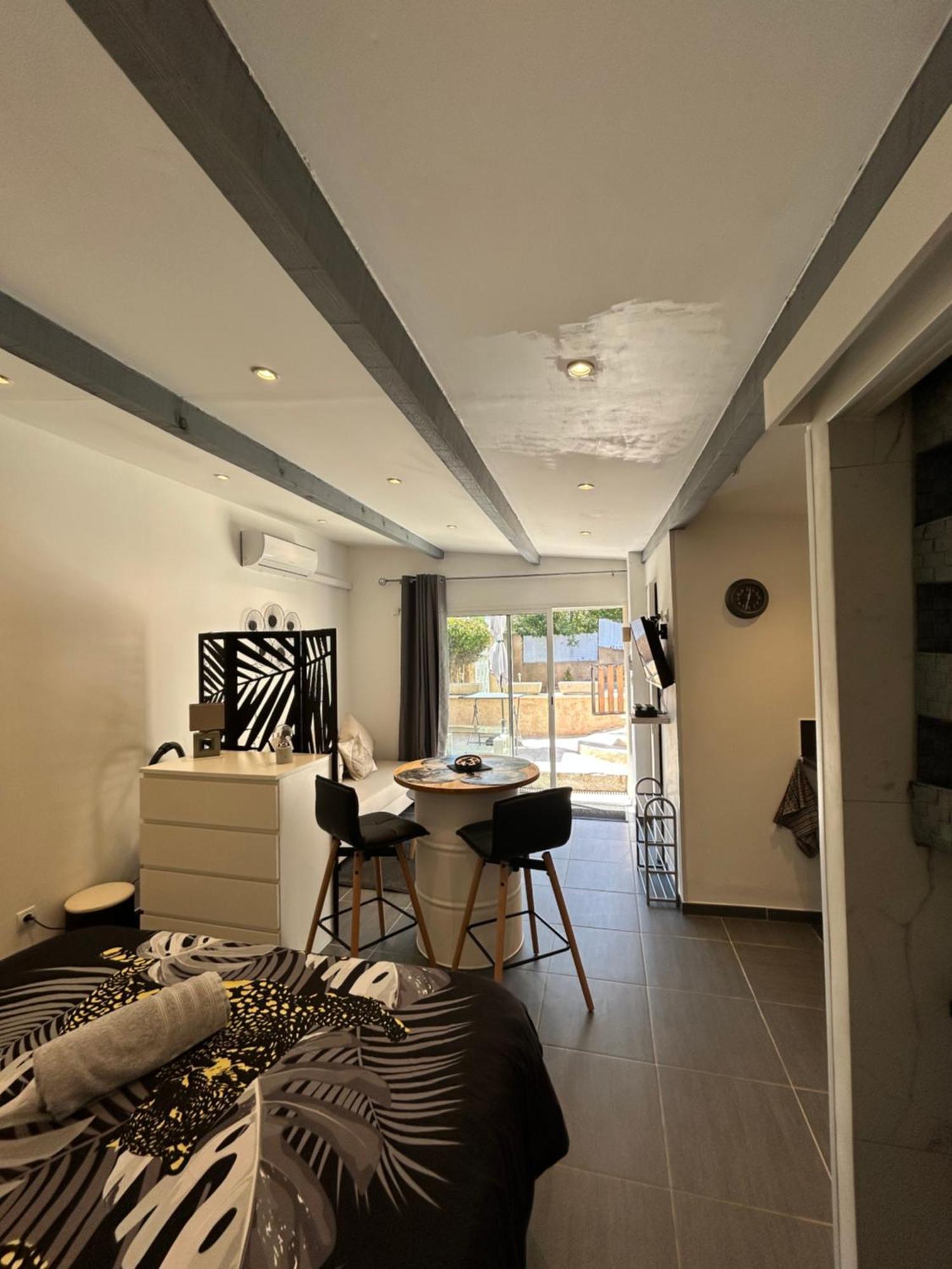 Studio Dans Residence Taradeau ภายนอก รูปภาพ